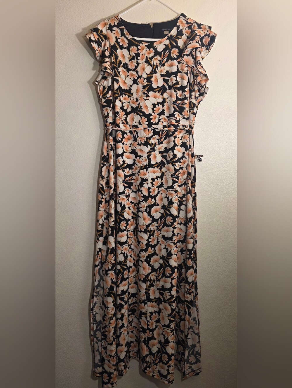 Tommy Hilfiger Floral Maxi Dress Size 16 Flutter Sleeves Black Background